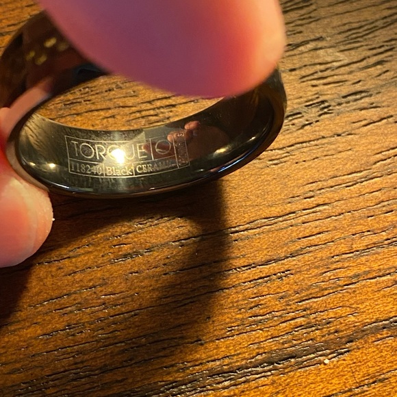 Mens Ceramic/carbon fiber ring - Picture 3 of 3